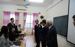 Đón đoàn làm việc do Bộ trưởng Nguyễn Kim Sơn về làm việc tại trường ĐHSPNTTW
